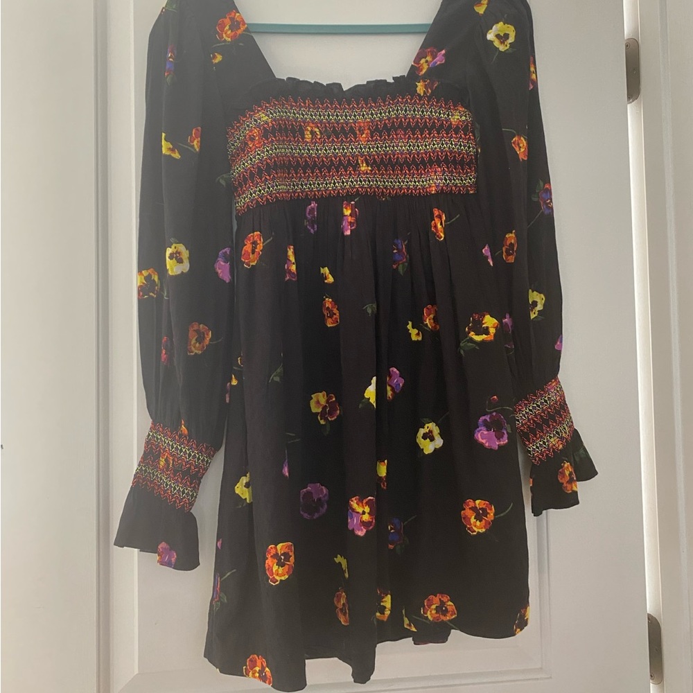 Urban outfitters embroidered flowy dress, size small petite but can fit S-M